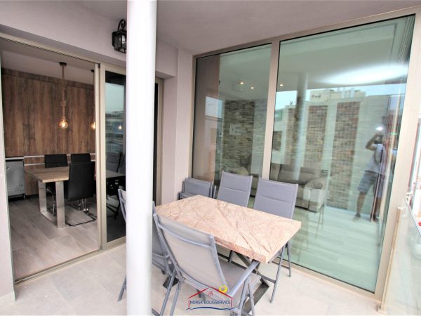 Se vende moderno apartamento con vistas al mar en Arguineguín, Gran Canaria