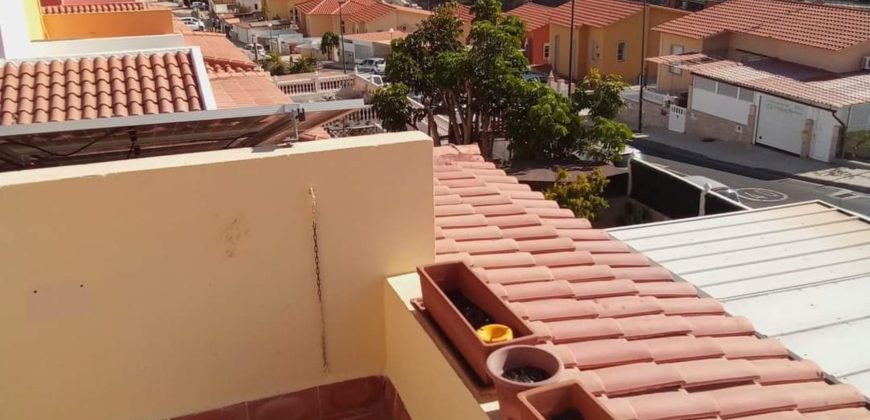 Se vende casa adosada espaciosa en Arguineguín, Gran Canaria