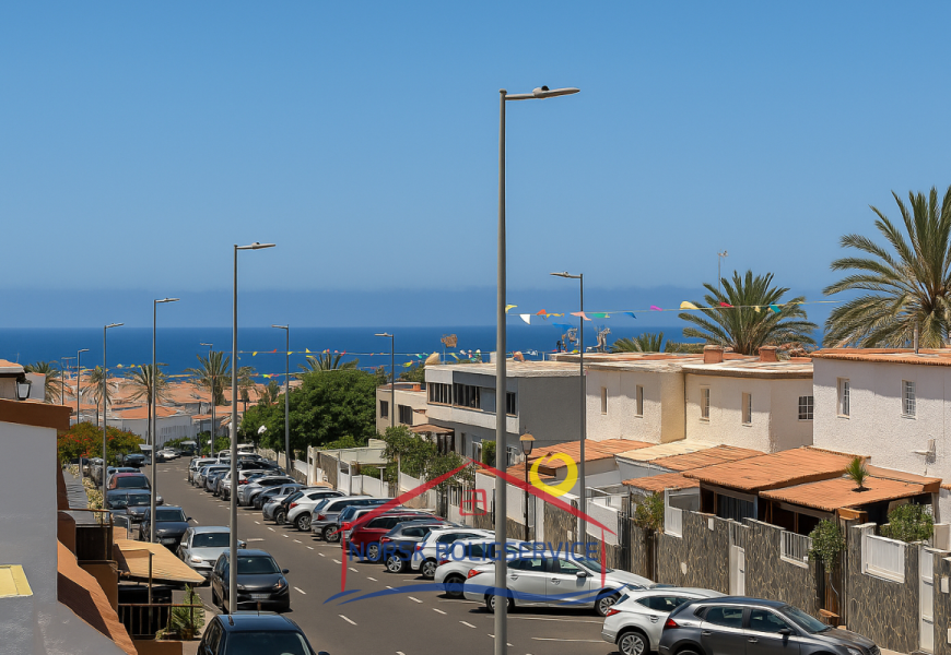 Se vende chalet pareado en el centro de Arguineguín, Gran Canaria