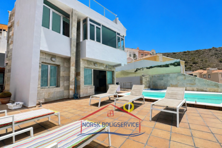 Se alquila casa moderna con vistas al mar en Arguineguín, Gran Canaria