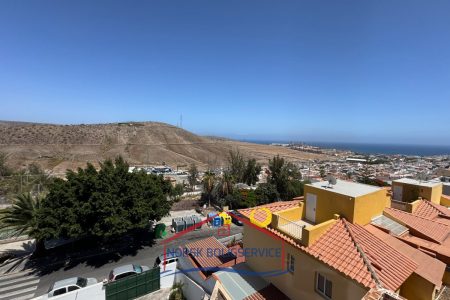 Se alquila amplia casa de tres dormitorios en Arguineguin